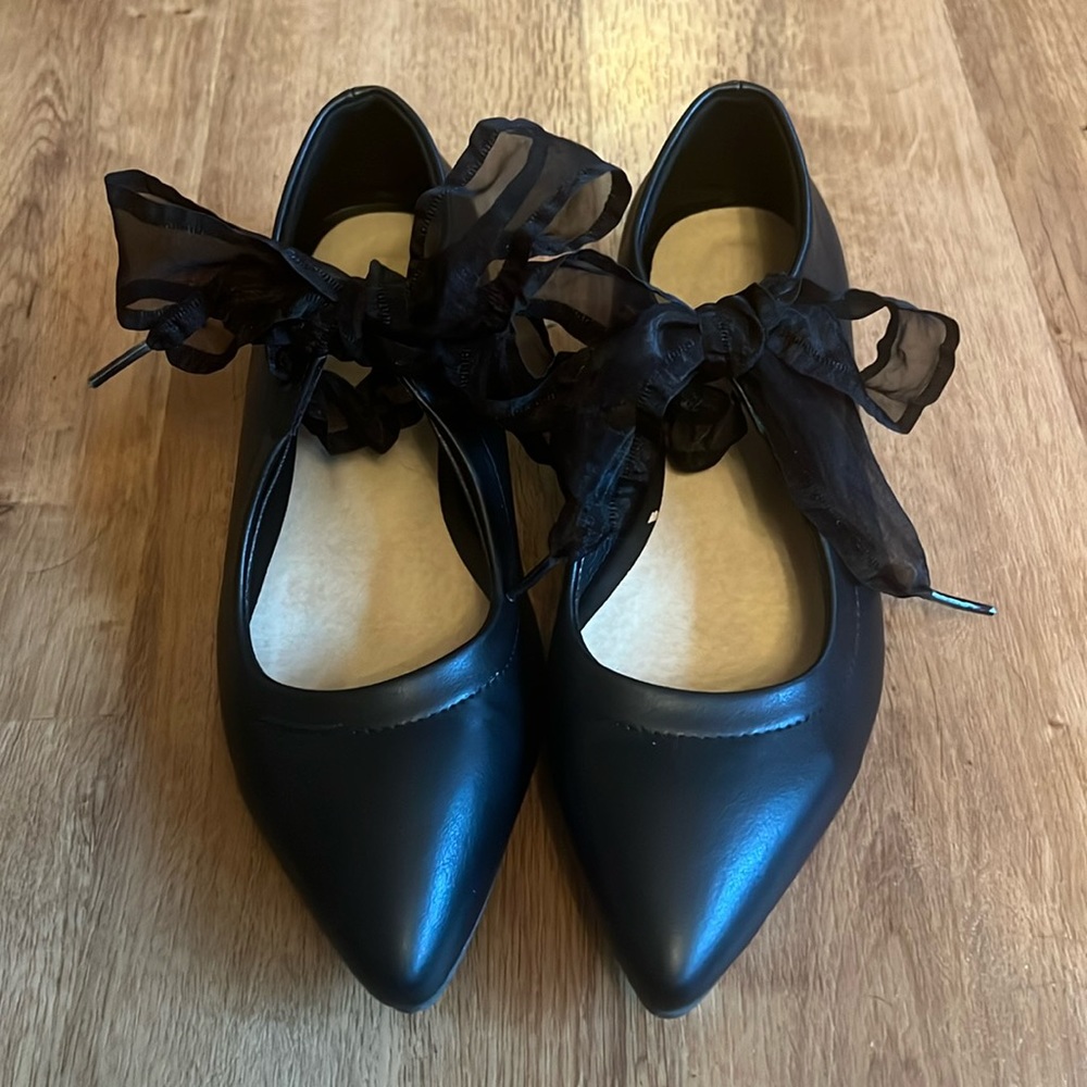 Sweet bow tie flats